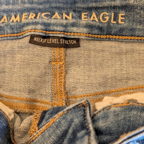 American Eagle Outfitters Light Blue Distressed Jean Shorts/ Size Women's 4 - Picture 4 of 6